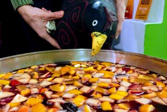 Sangria Party Hôme Youth Hostel Valencia. Book Now